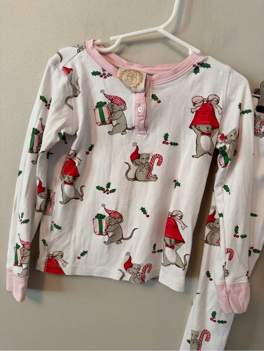 The Beaufort Bonnet Company Holiday Mouse Print Pajama Set - Pink & White
